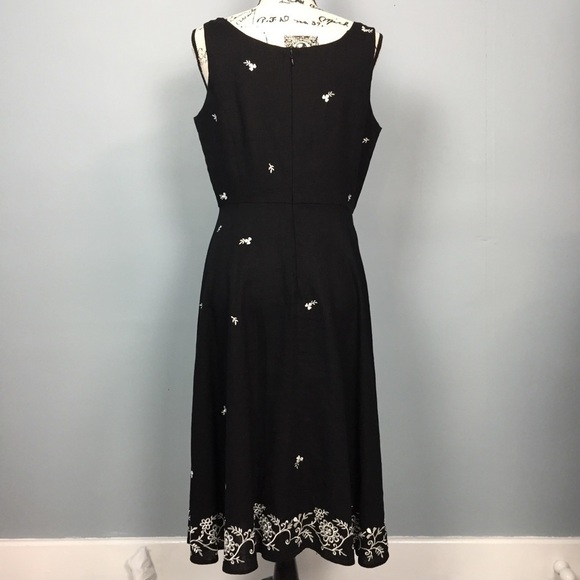 DRESSBARN Sleeveless Embroidered Linen Ble… - Picture 13 of 16